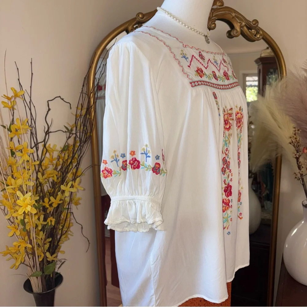 Savannah Jane Embroidered White Blouse NWOT - Picture 6 of 15